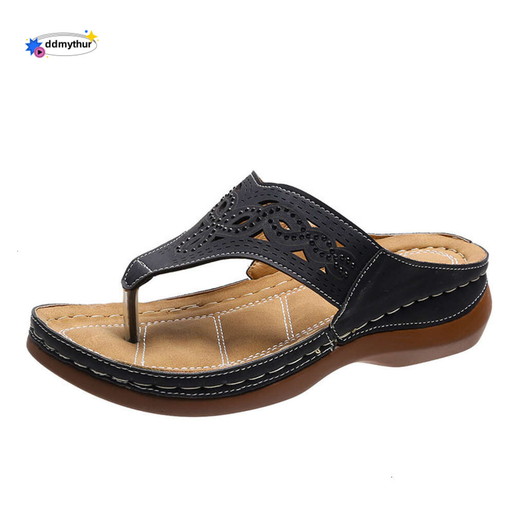 2024 oversized hollowed out rhinestone women's slippers with thick soles toe clips, low heels women, and sandals for women ddmythur