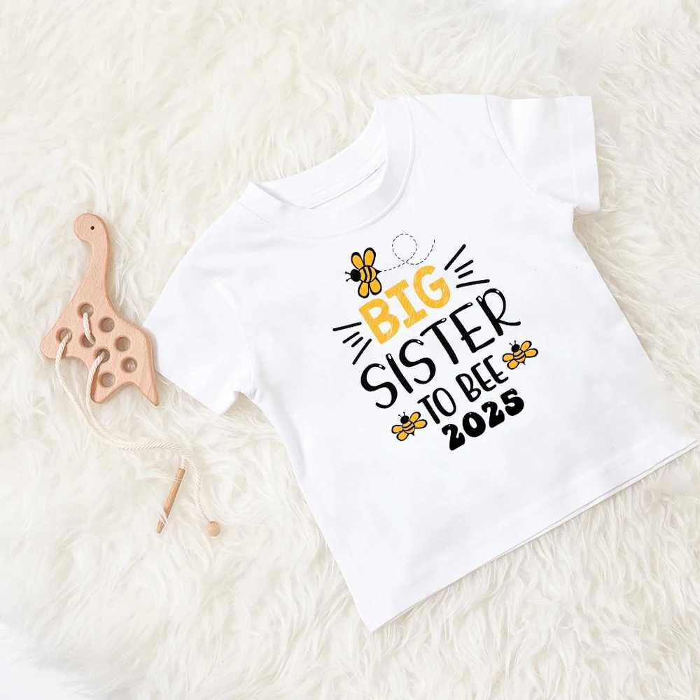 Bee Big Sister To Bee 2025 Printed Childrens T-Shirt Top Casual Short Sleeve sisters T-Shirt Fashion Comfortable Crew Neck Childrens T-ShirtT250320