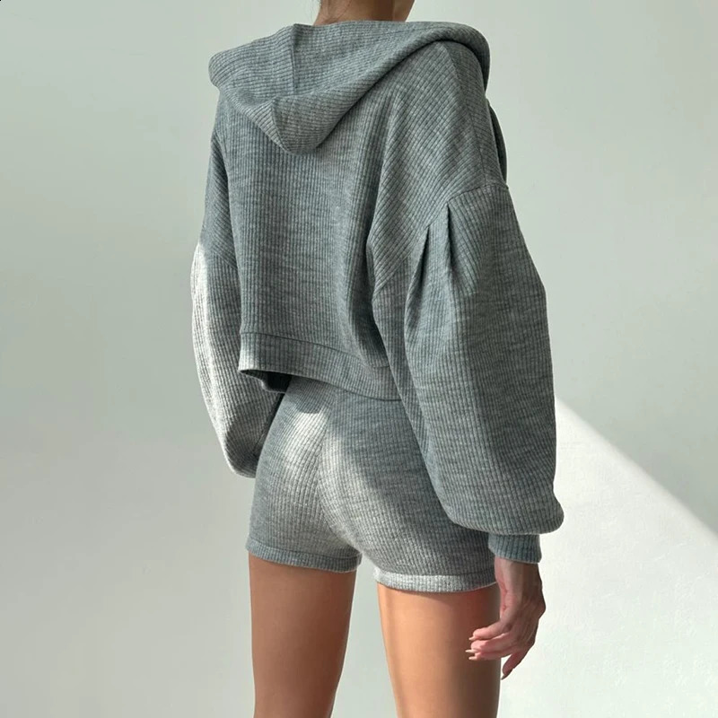 BIKPIIK casual three piece set comfortable sports womens shorts hooded jacketbrshorts fashionable womens track and field clothes fitness 250318