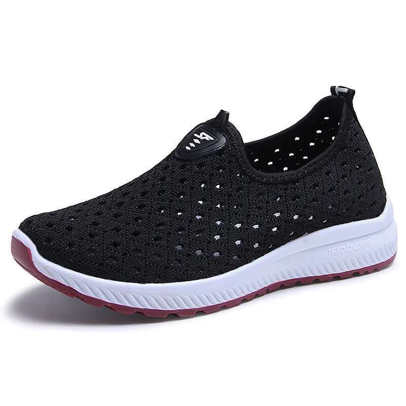 Summer Old Beijing Cloth Women's Breathable Hollow Mesh Casual S neakers Women Middle-aged Mo m Shoes