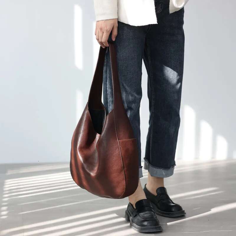Women's Genuine Leather Shoulder Bag Large Capacity First Layer Cowhdie Handbag With Zipper Pocket Vintage Casual Hobo Bags