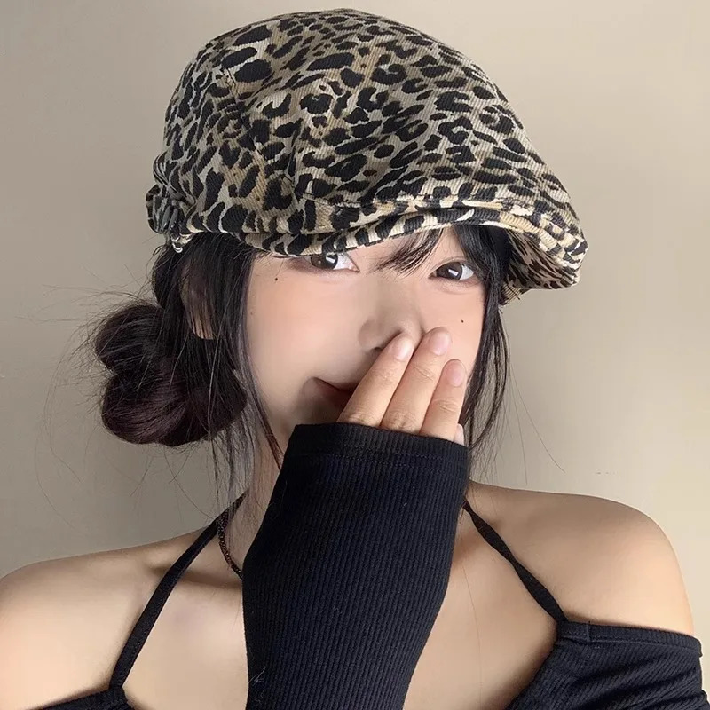Womens Leopard Print sboy Cap Classic Adjustable Gatsby Cabbie Ivy Flat Hat Fashion Casual Beret Hat 250320