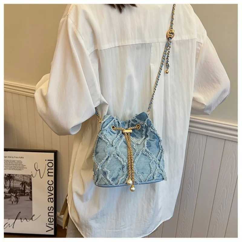 Womens denim bucket womens handbag denim canvas bag underarm bag Metal chain designer large capacity cross body new shoulder messenger bag underarm ba