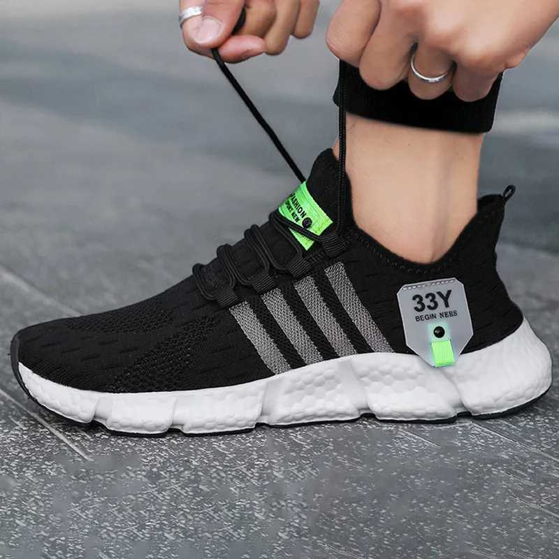 Mens breathable classic running shoes womens outdoor lightweight and comfortable mesh shoes sliding walking sports shoes neutral tennis shoesW250320