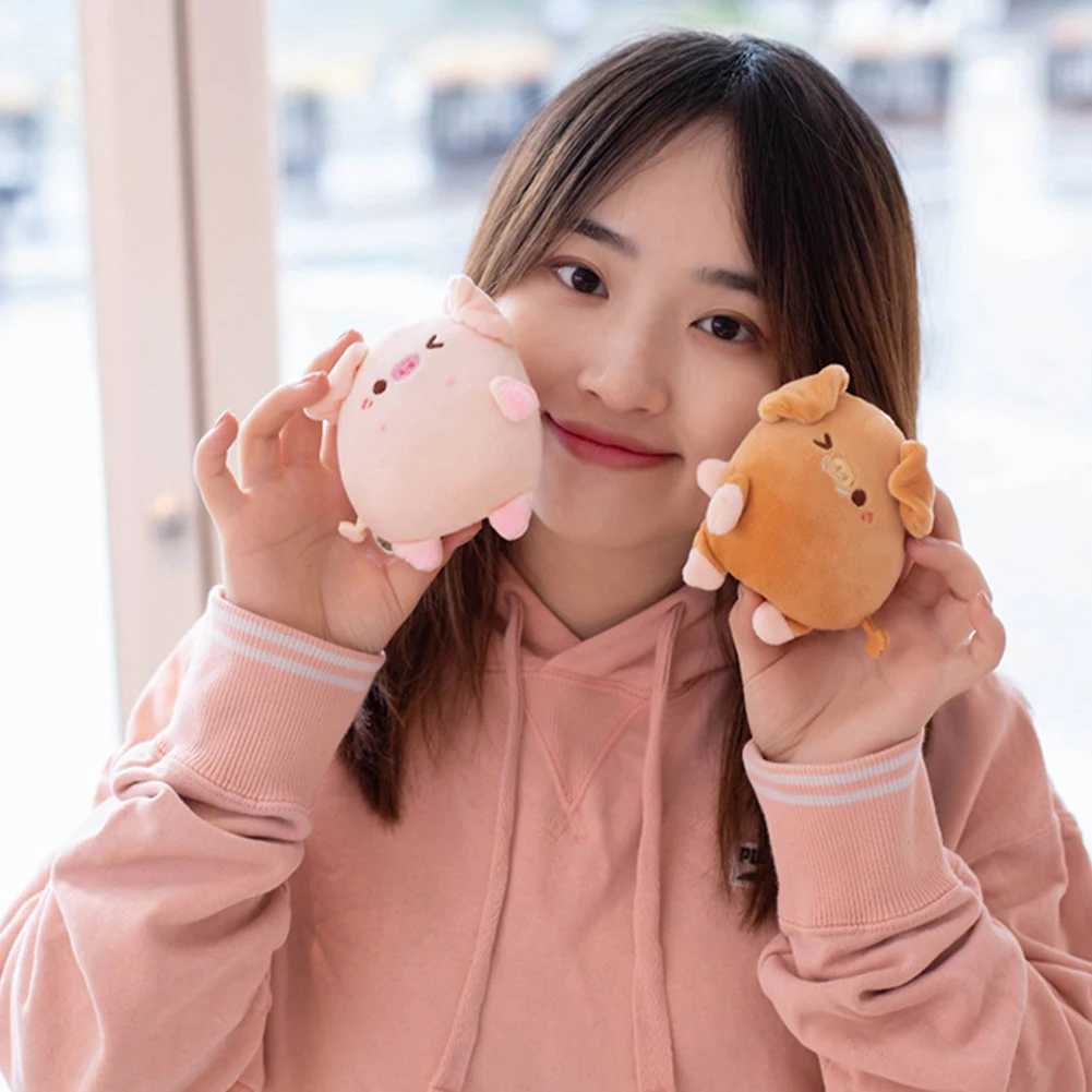 A pair of magnetic couples with pig plush keychains cute and creative plush Kawai magnetic backpack pendant toy girl holiday giftXJ250319