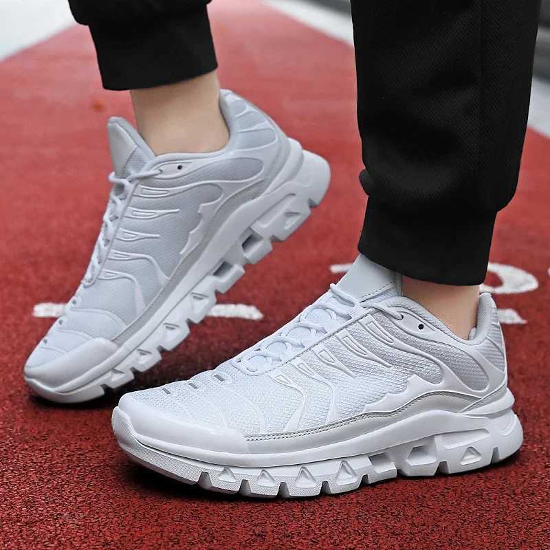 New Men Running Shoes Outdoor Leisure Sports Breathable Jogging Sneakers Fashion Loafers Outdoor Casual Shoes Hiking ShoesW250320