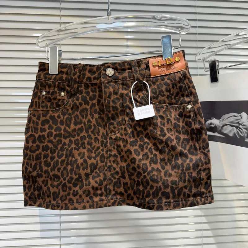 PREPOMP 2024 Autumn New Arrival Sexy Brown Panther Short Style Slimming Cowboy Tight Womens GS140XJ250320