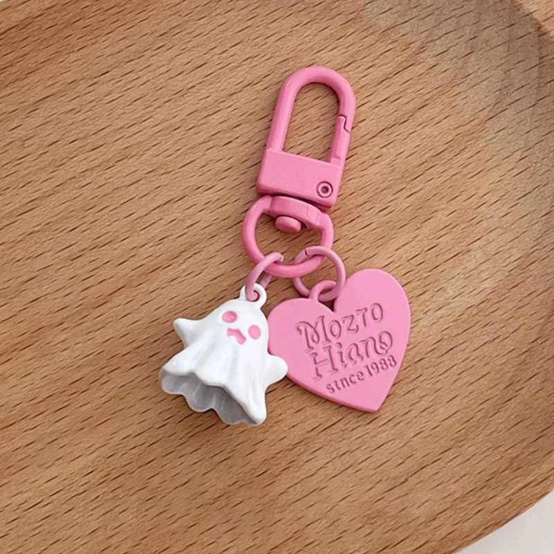 Little Ghost Keychain Halloween Ghost Love Pendant Fashion Mobile Talisman Car Key Accessories Friends GiftXJ250319