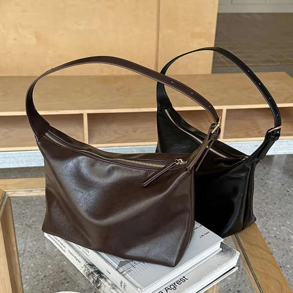 Women Casual Single Shoulder Bags 2025 New Korean Style Large Capacity Square Totes Lady Commuter Shopping Pack Crossbody Bag