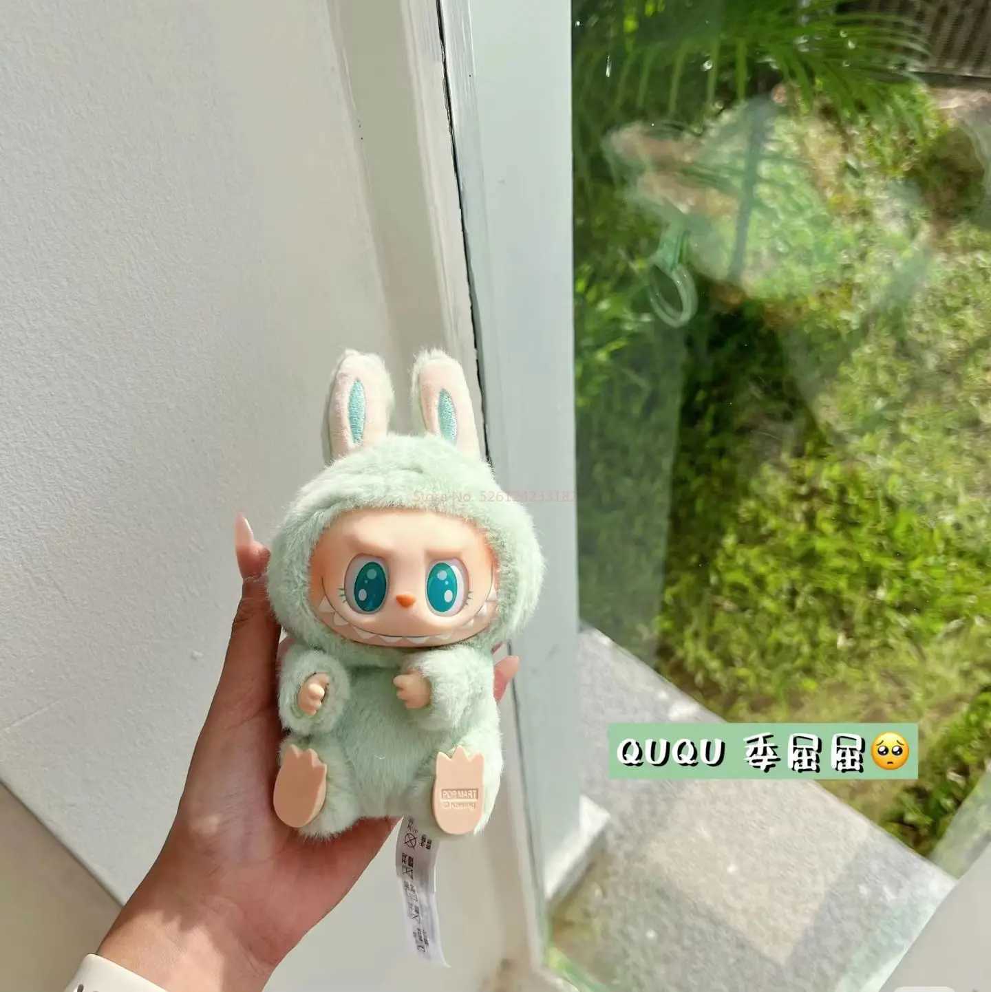 Labubu 2.0 has a seat monster vinyl blind box pendant decoration replicated keychain toy 1 1 made in China high-qualityXJ250319