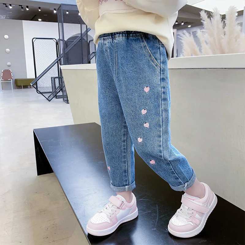 Spring and autumn baby denim pants suitable for girls heart-shaped embroidery elastic waist children girls Trousers stretch external children girlsT25