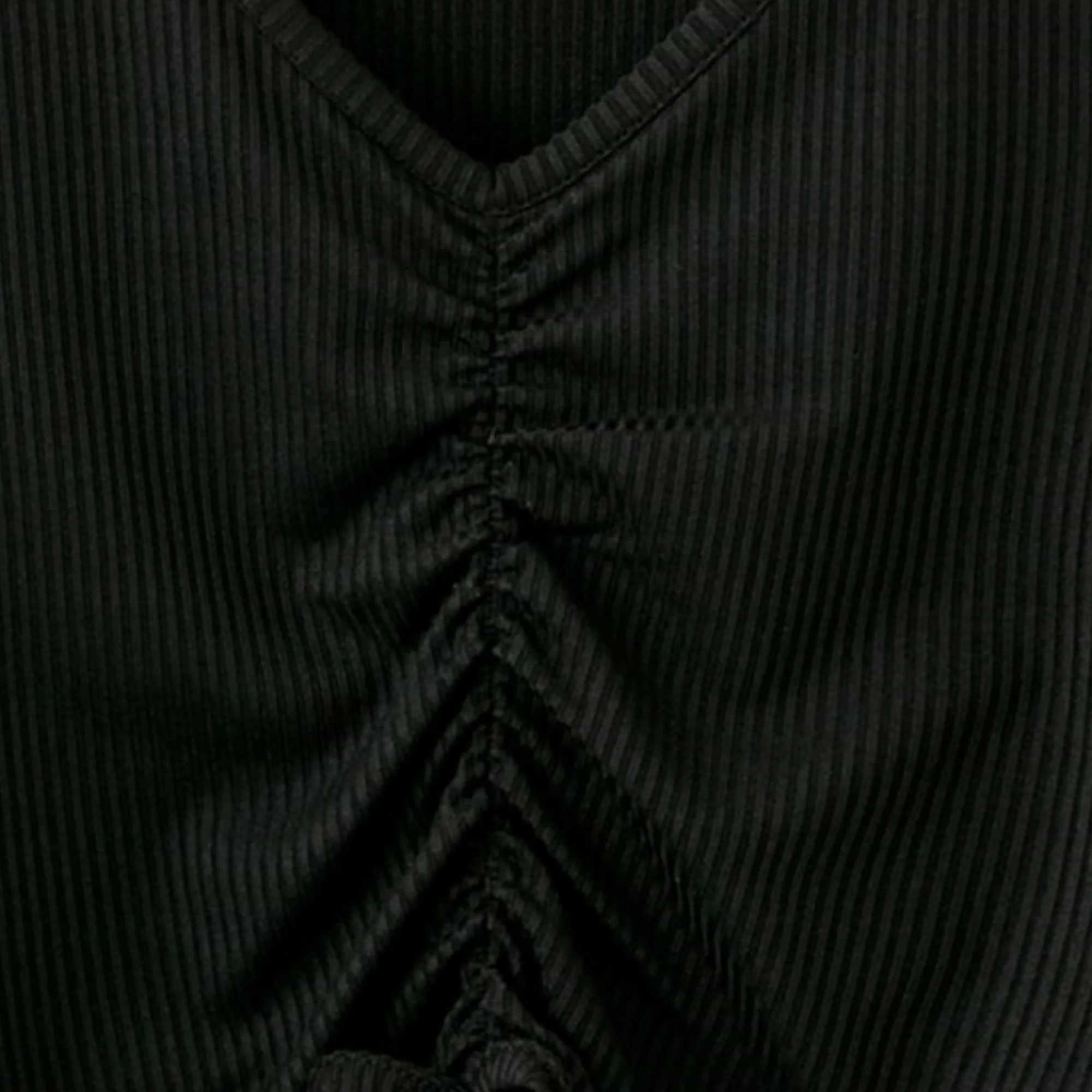 Girls black round neck brushed short sleeved top - fashionable wrinkle designT250320