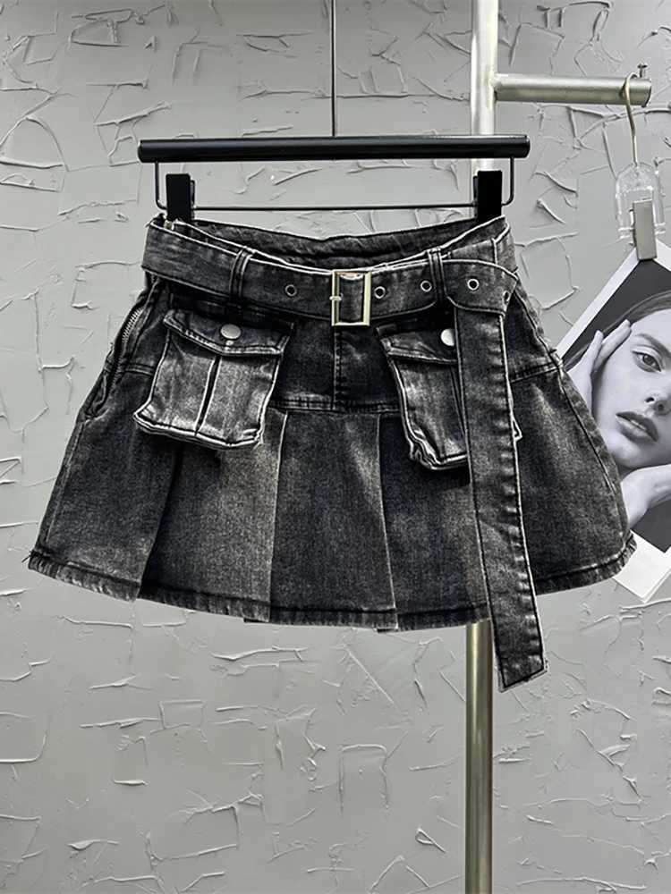 DEAT Womens Denim Ski Belt with 3D Pocket Solid Color Wrinkle Retro Wash Short A-line Mini Ski Belt Spring 2025 New FashionXJ250320