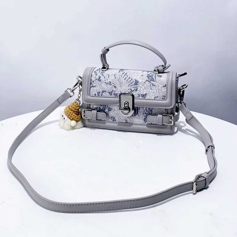 Embroidered square womens luxury designer handbag wallet 2024 new fashion moonlight treasure box shoulder ten font Y250319