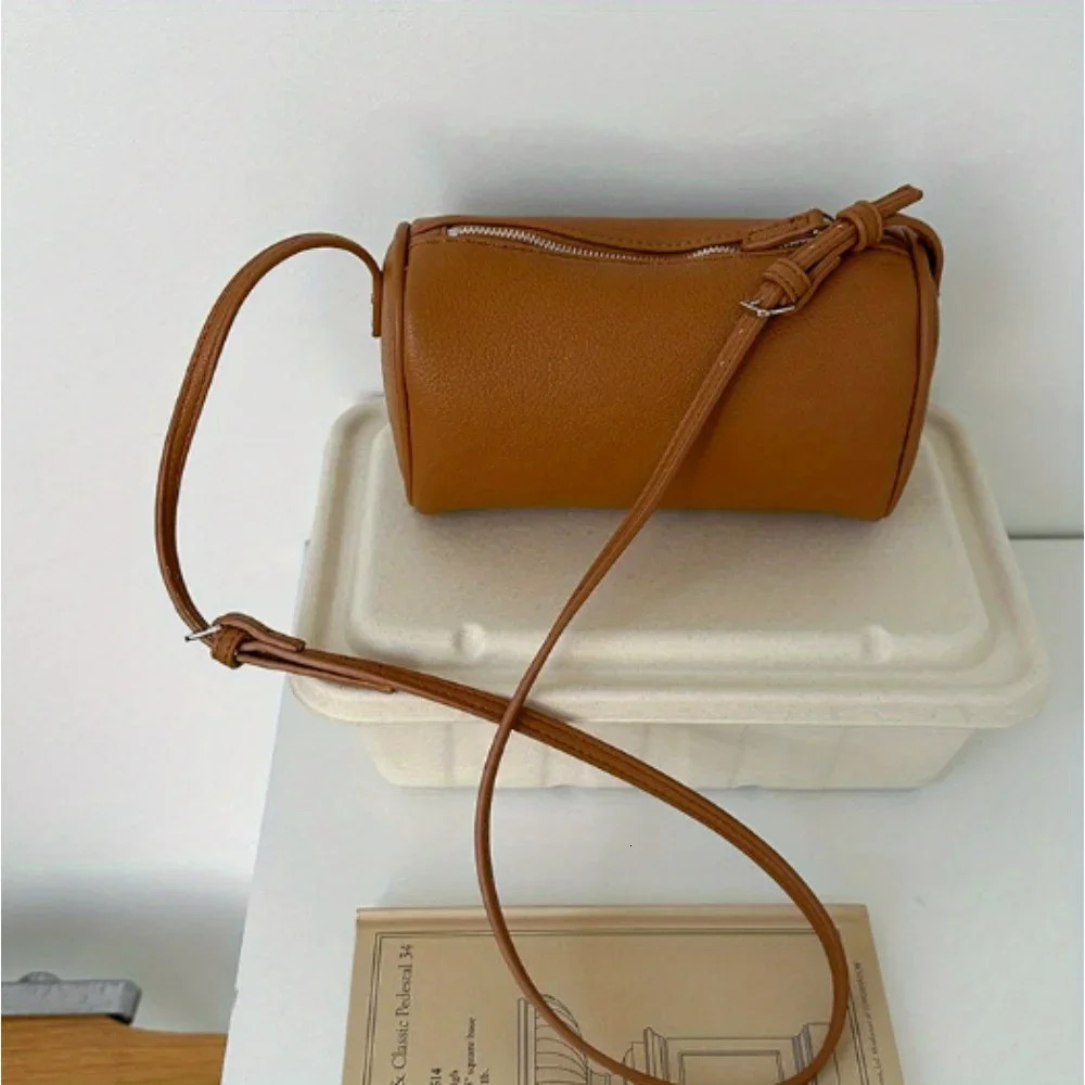 Advanced full grain leather cross body bag for women homeless womens cross body bag Minimalist mini pen holder bag Underarm bag 250318