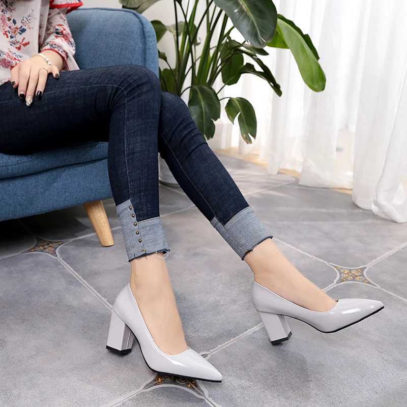 Spring and Autumn 2024 Warm luxury shoes red solid color polyurethane shiny square high heels sexy party corner toes wedding shoes Y250319