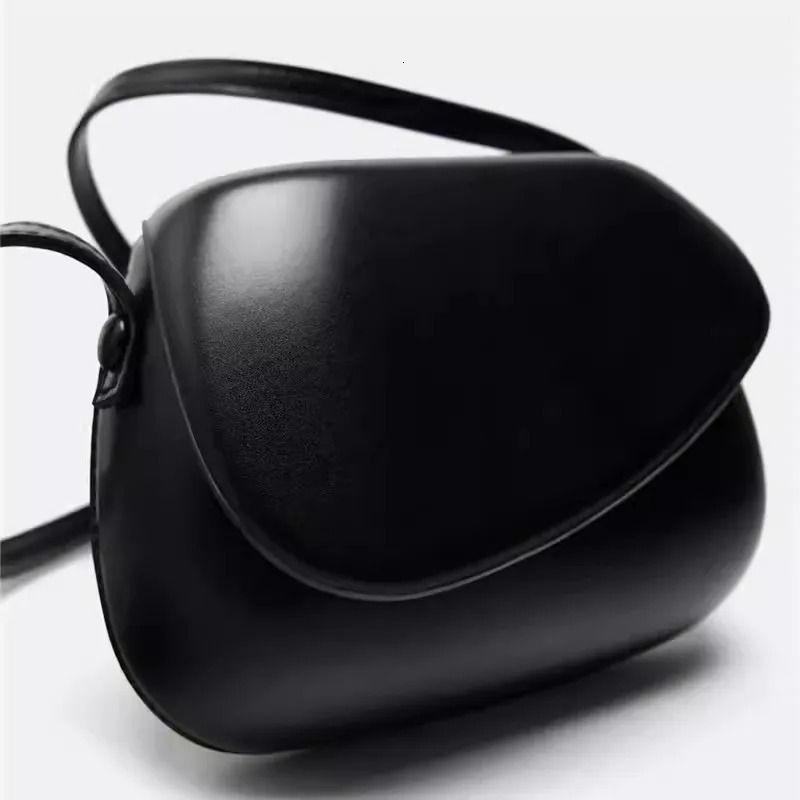Small Leather Saddle Armpit Bags for Women 2024 Summer Chain Shoulder Crossbody Bag Ladies Vintage Underarm Handbags bolsa 250314