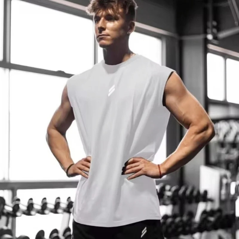 Summer Fitness Tank Top Mens Breathable Loose Mesh Training Sleeveless Tshirt Quick Drying Clothing 250320