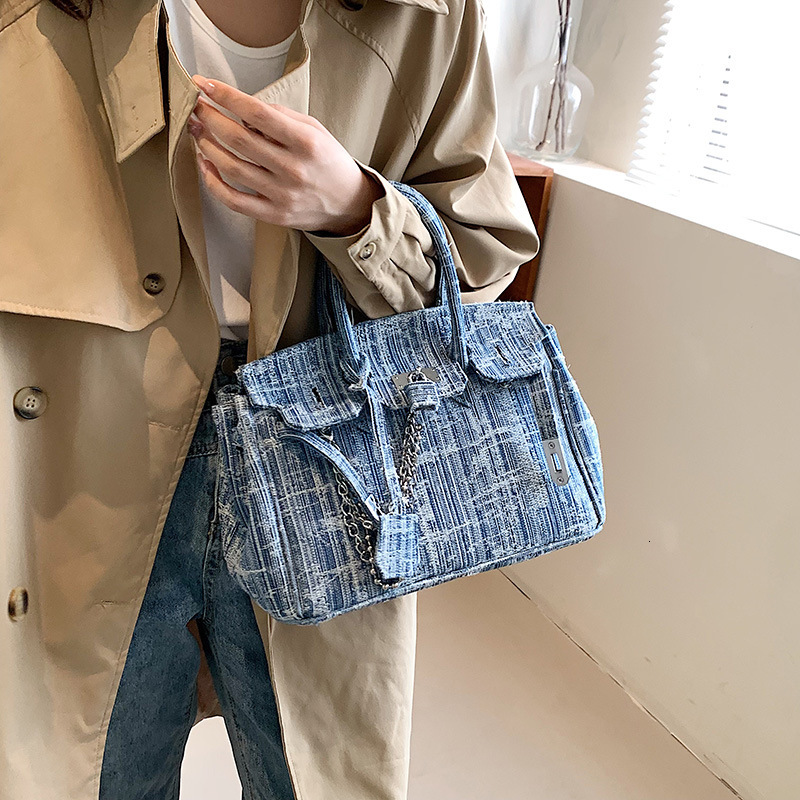Unique Design Spring/Summer New Denim Blue Premium Texture Large Capacity Commuting Single Shoulder Diagonal Straddle Bag
