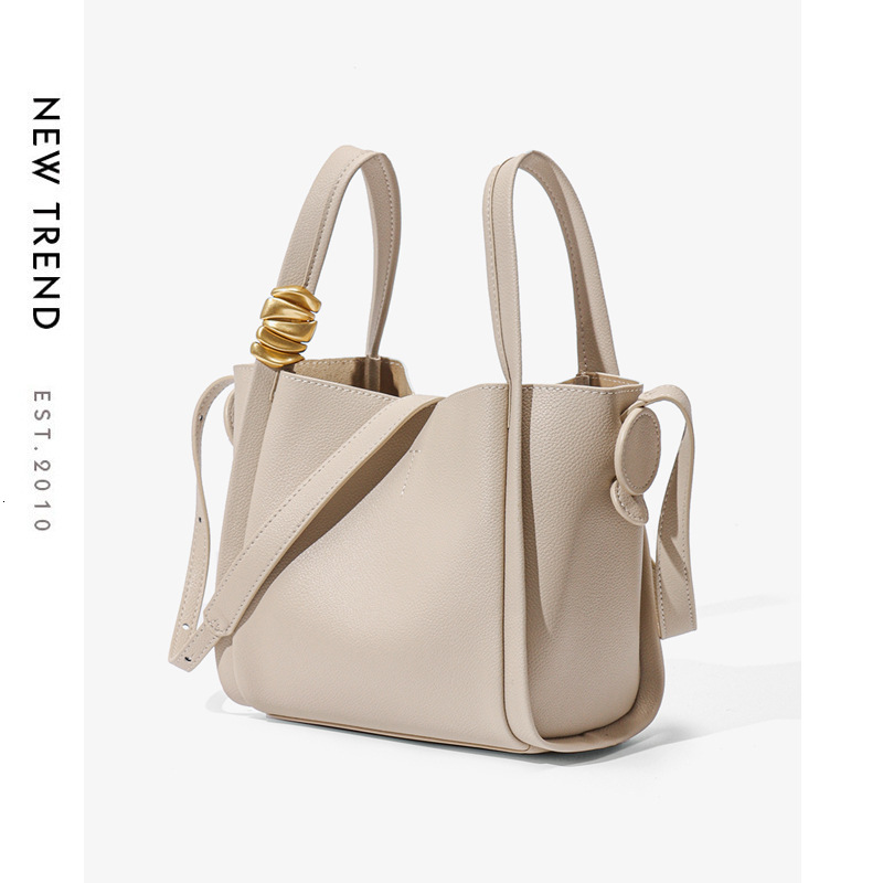 Bag Autumn And Winter High End Niche Bucket Bag Versatile Women Carrying Vegetable Basket Bag For Work Shoulder Bags