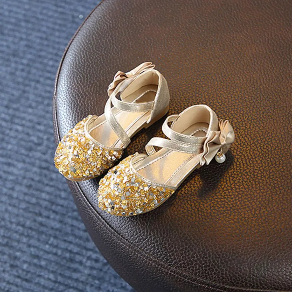 Summer Children Princess Shoes Baby Girls Flat Bling Leather Sandals Fashion Glitter Soft Childrens Dance Party Shining 250312