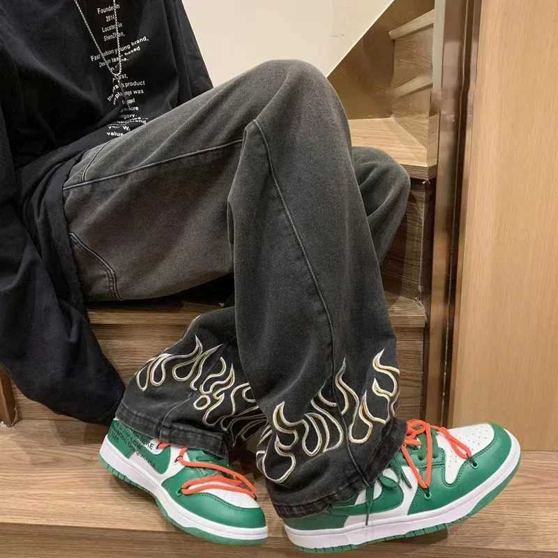 Mens Fashion Flame Embroidered Jeans Neutral Wide Denim Pants Loose Straight Youth Casual Hip Hop Trouser Mens Fashion BrandT250319