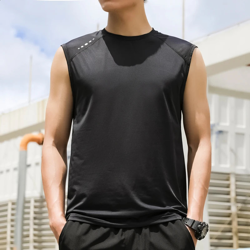 Large mens basic vest summer solid black and white sleeveless Tshirt gym sportswear oversized 7XL 8XL 9XL 250319