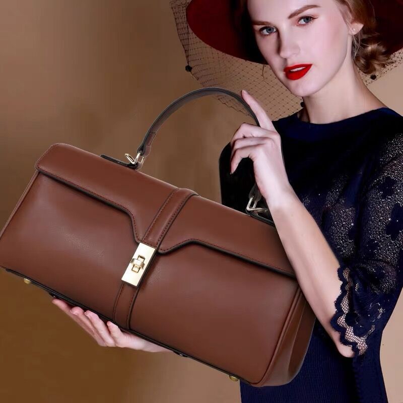 Cowhide High-End And Niche Handbag New Trendy Large Capacity Versatile Leather Women's Crossbody Bag