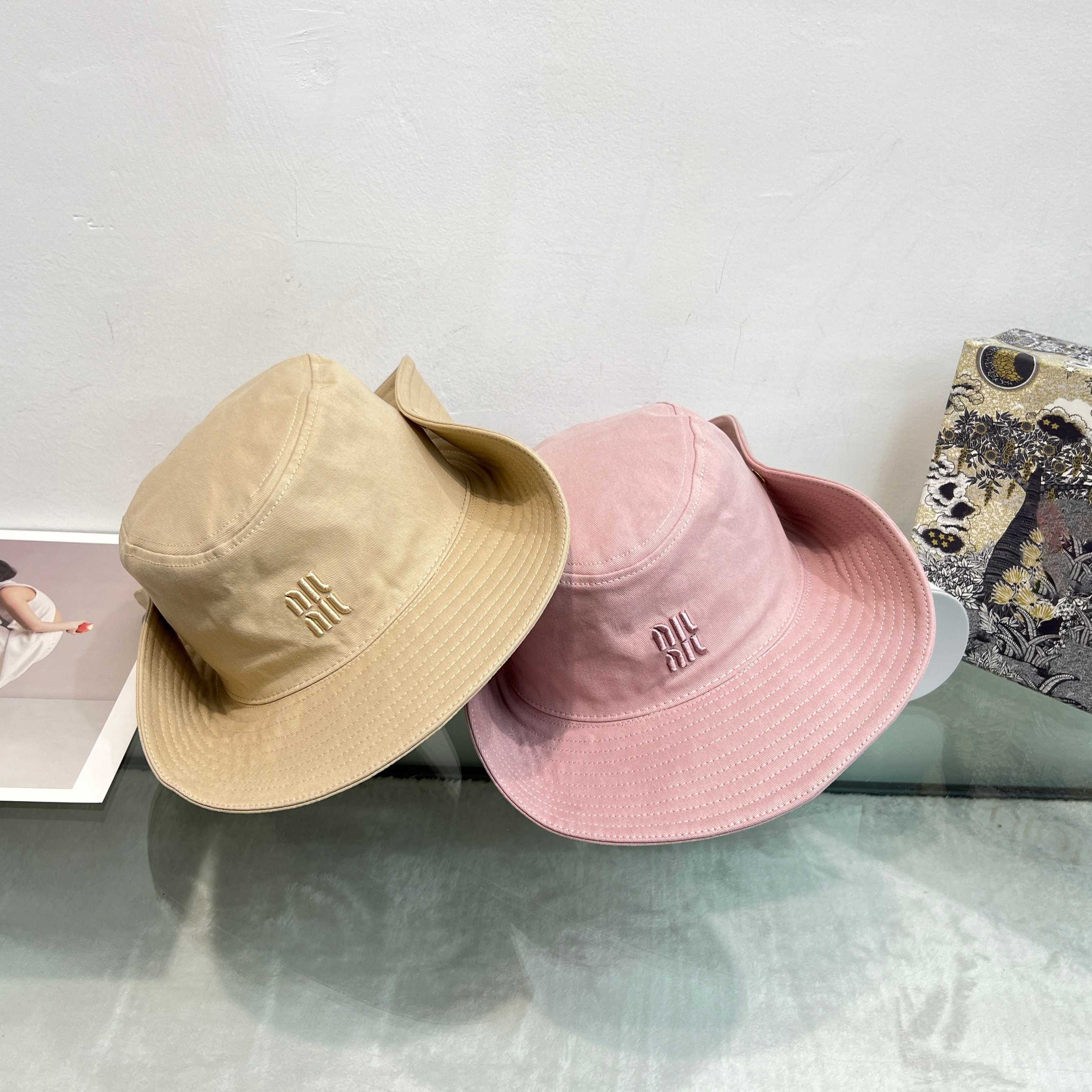 Designer Bucket Hat Summer Hat Casual Versatile Fisherman Hat Windproof And Sun Shading Couple Beach Outdoor Wear