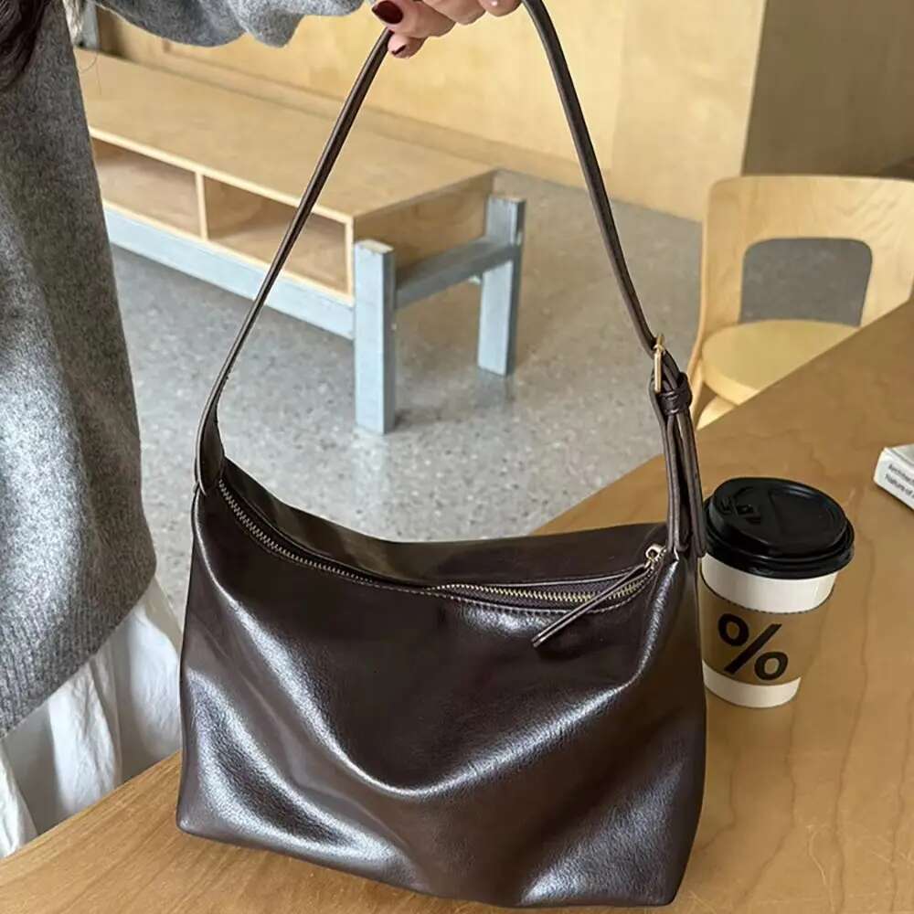 Women Casual Single Shoulder Bags 2025 New Korean Style Large Capacity Square Totes Lady Commuter Shopping Pack Crossbody Bag