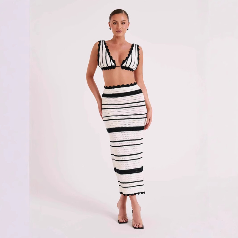 Striped two-piece women's knitted camisole wrapped chest top, half skirt fashion set for women