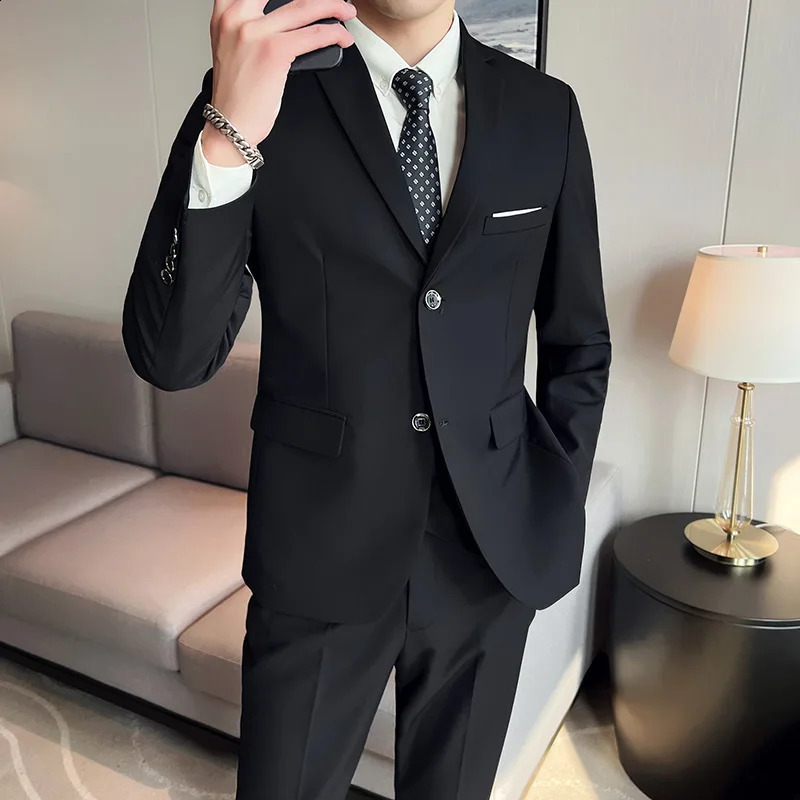 Mens suitvestmens fashion trend slim suitable for business and leisure solid color British party wedding dress three piece set 250311