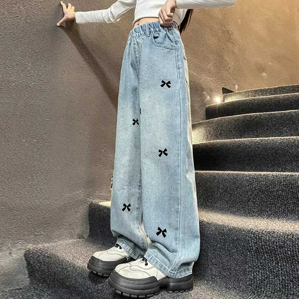 2025 Spring New Kids Jeans Trousers Child Casual Jeans with Bow Embroidery for Girl Fashion High Street Denim PantsT250326