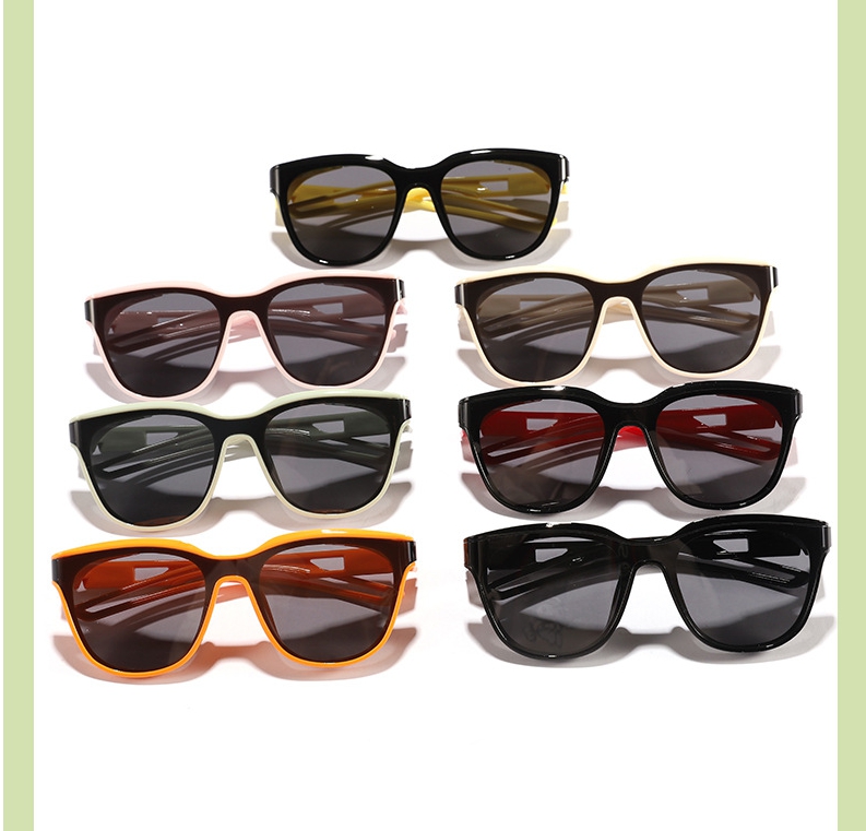 3-8 Years Kids Funny Sunglasses Retro Hollow leg Frame Boy Girl Travel UV Protection Eyeglasses Harajuku Outdoor Children Sunshade Glasses Z260305