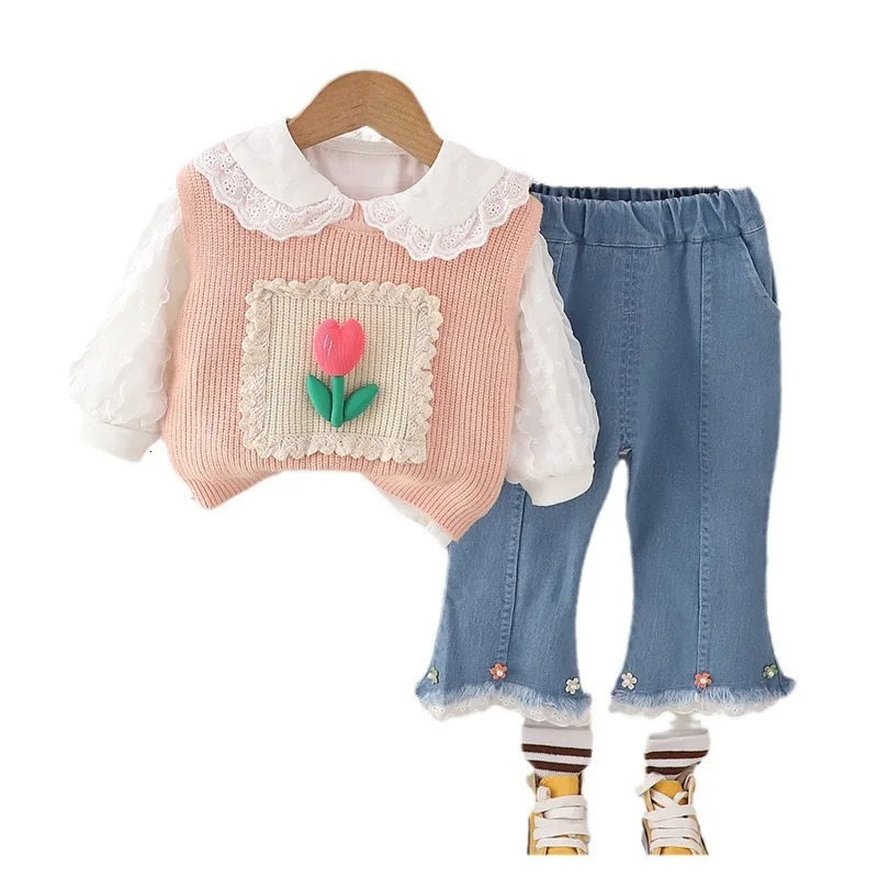 Spring and Autumn Preschool Girls 3piece Clothing Set Cotton Lace Bubble Sleeve Shirt Knitted Flower Vest Flange Jeans 250319