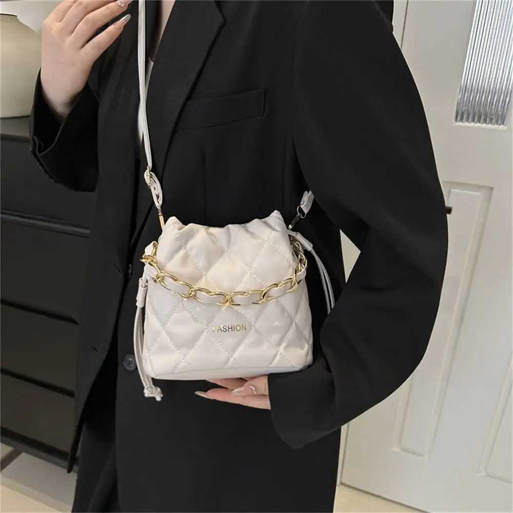 PU Leather Shoulder Bag Fashion Large Capacity Solid Color Cross Body Bag Chain Handbag for Women Y250319
