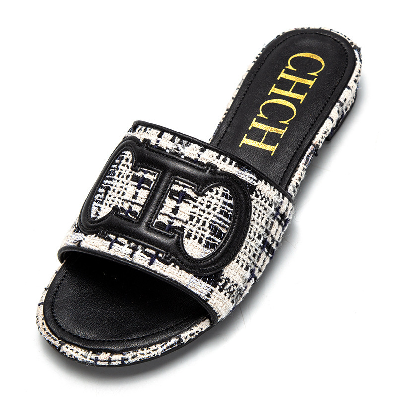 Designer CHCH Xiaoxiang Style Slippers For Women's Outdoor Wear In Summer 2024 New Low Heel Beach Vacation Versatile Flat Sandals