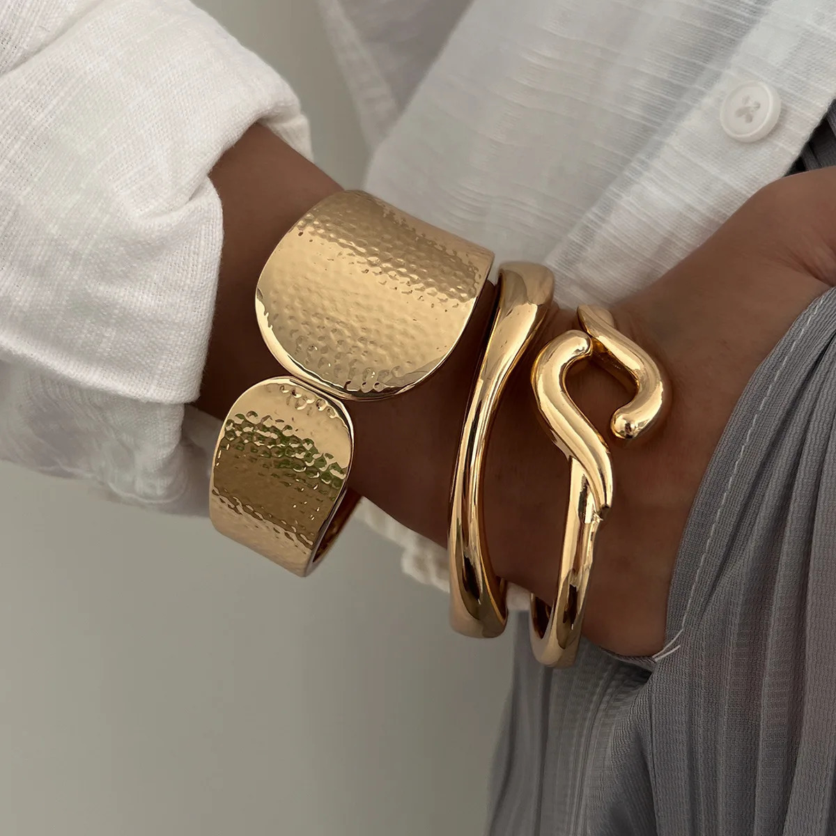 Hip Hop Texture Geometric Heavy Metal Cuff Bangles Punk Gold Silver Color Spring Bangles For Women Bracelets Men 250320