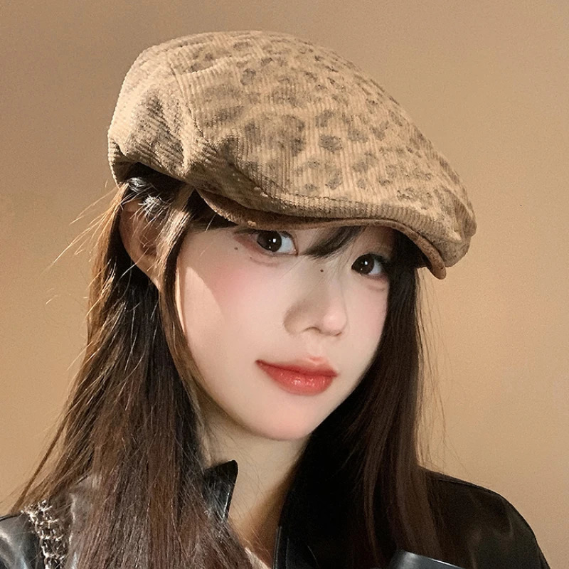 Y2K Personalized Leopard Print Corduroy Forward Hats Women Spring and Autumn Niche Versatile Retro Literary Painter Berets Cap 250320