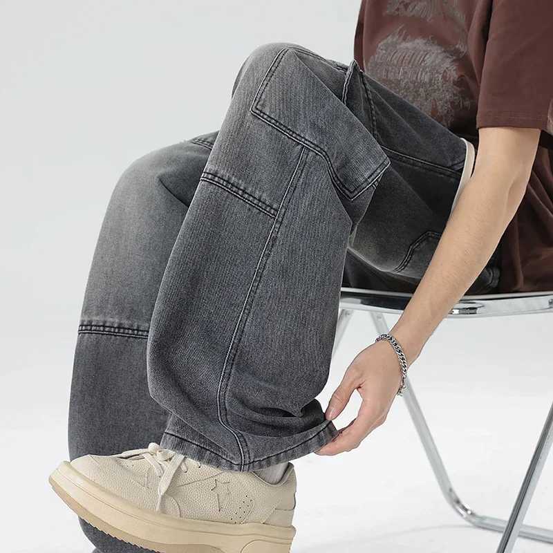 New Mens Work Jeans Spring Collection Elastic Waist Work Pants Loose Straight Wide Legs Street Hip Hop Backpack Fashion PantsT250319