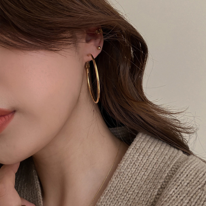 Basic Yet Stylish Metal Charm Earrings for Everyday Wear