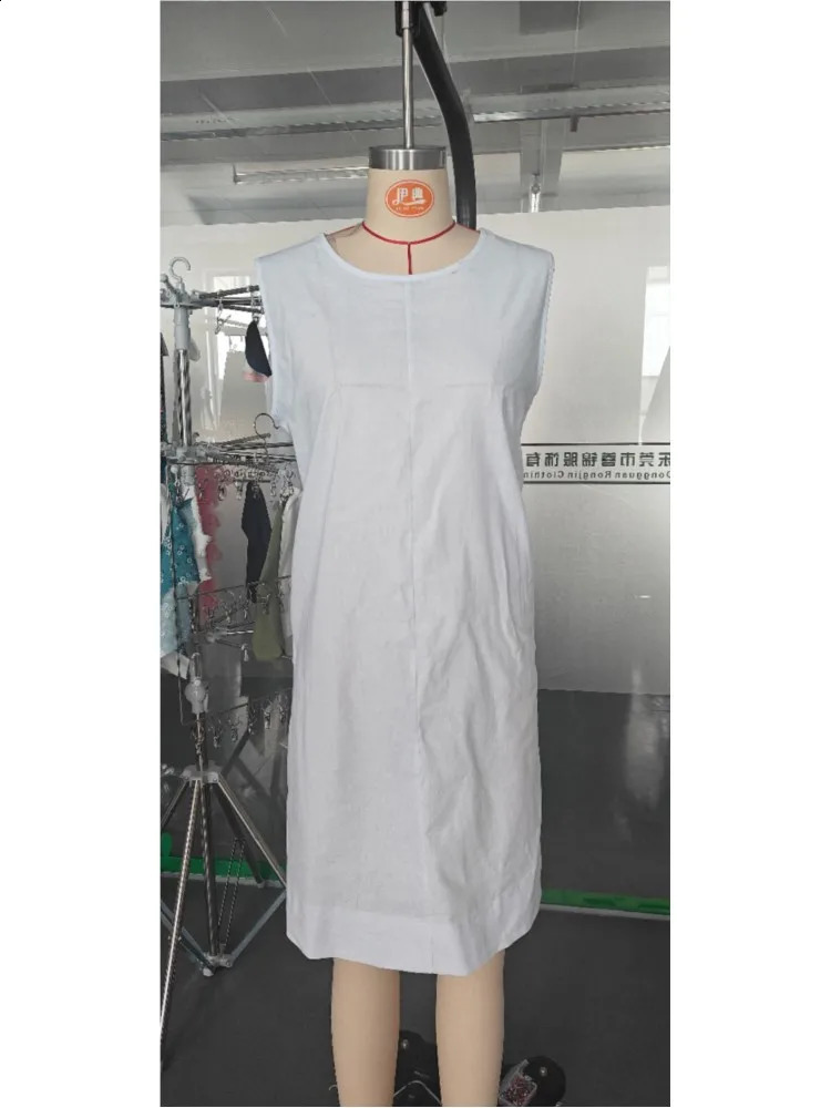 Summer womens casual solid sleeveless O-neck womens vest mini dress womens fashionable and elegant holiday dress 250314