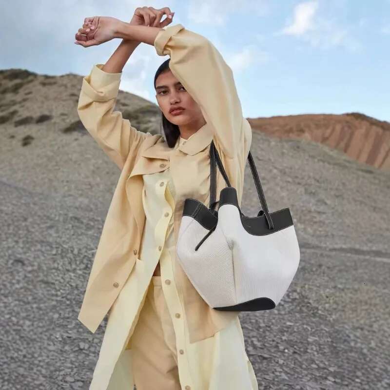 2025 New Tote With Advanced Texture, Leisure, Versatile, Commuting, Large Capacity Women's Bag