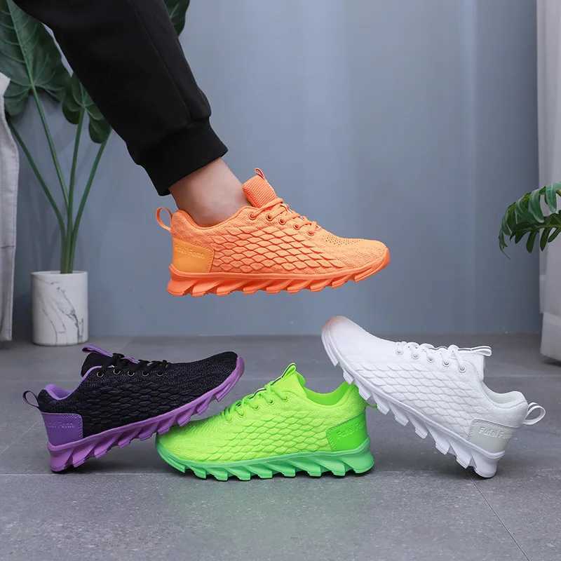 Original green mens sports shoes breathable mesh mens running shoes outdoor sports jogging shoes mens blade sports shoes coach summerW250320