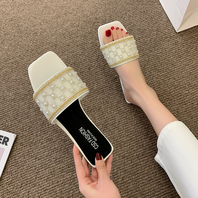 2025 New Korean Pearl Decoration Flat Slippers Designer Square Head Single Foot Women's Sandals Beach Sexy Leisure Sports Pearl Slippers