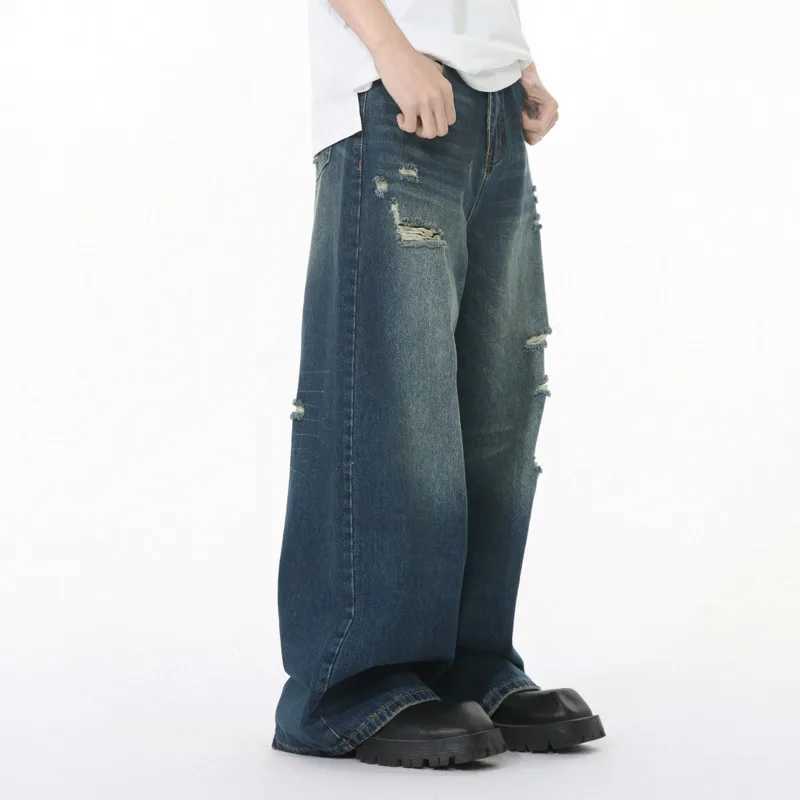 Mens Korean version of the new high street clean fit polished white masochistic wide leg fashion loose and casual jeans trendT250319