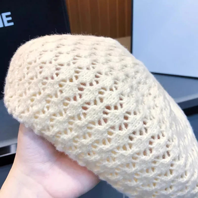 Spring Berets Breathable Permeability Knitting Beret Hat for Women Hollow Crochet Retro Fashion Painter Cap Ladies Hats 250320