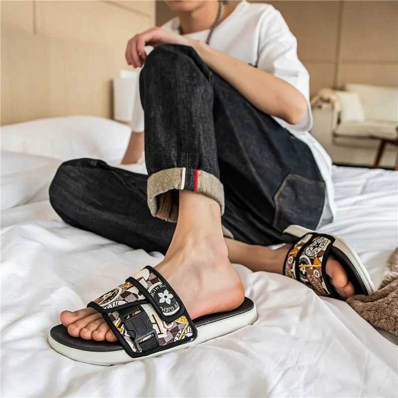 Summer mens outdoor slider soft bottom anti slip indoor slider Fi hook and loop flat slider leisure beach flip cover Y250320