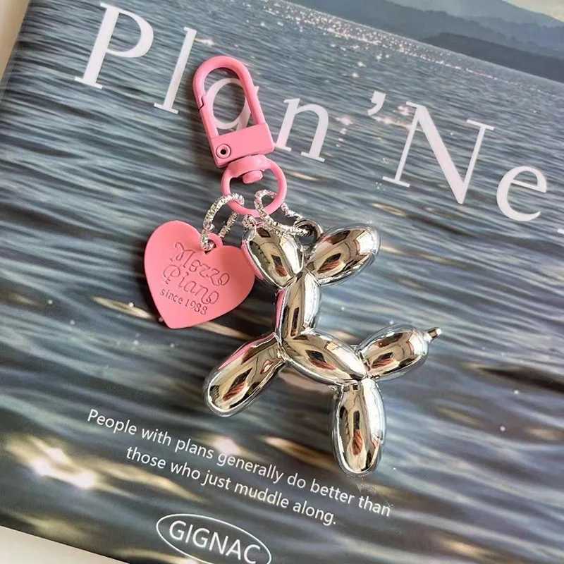Fashion keychain punk Y2K balloon dog keychain womens bag pendant jewelry pavilion girl car keychain accessoriesXJ250319