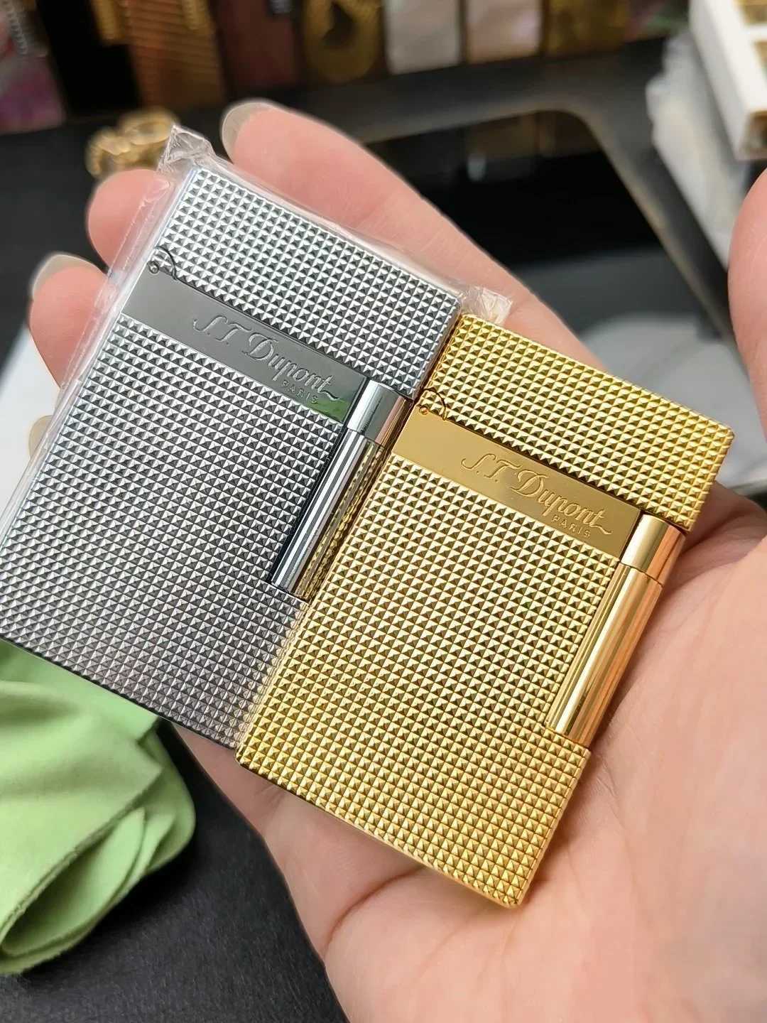 S.T. Dupont lighter classic Paris nail style crisp sound lighter top manufacturer quality gift for menC250319